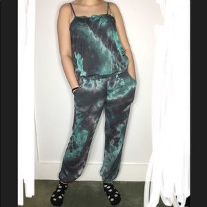 tie dye jumpsuit (with pockets!!!)